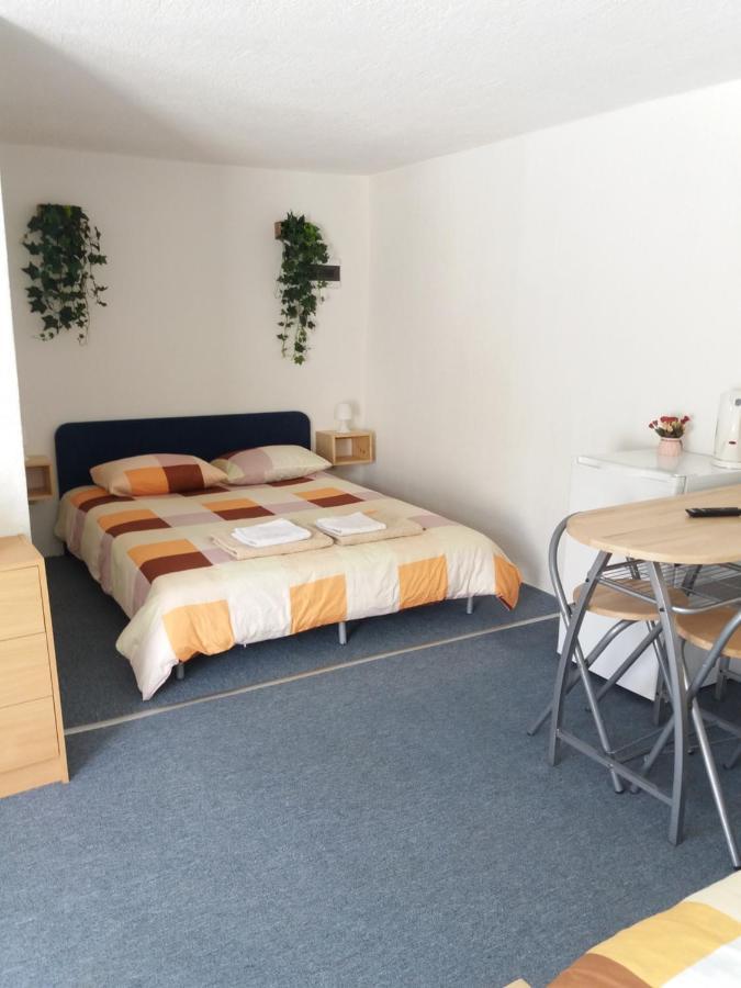 Apartments Family Trauber Korenica Exterior foto